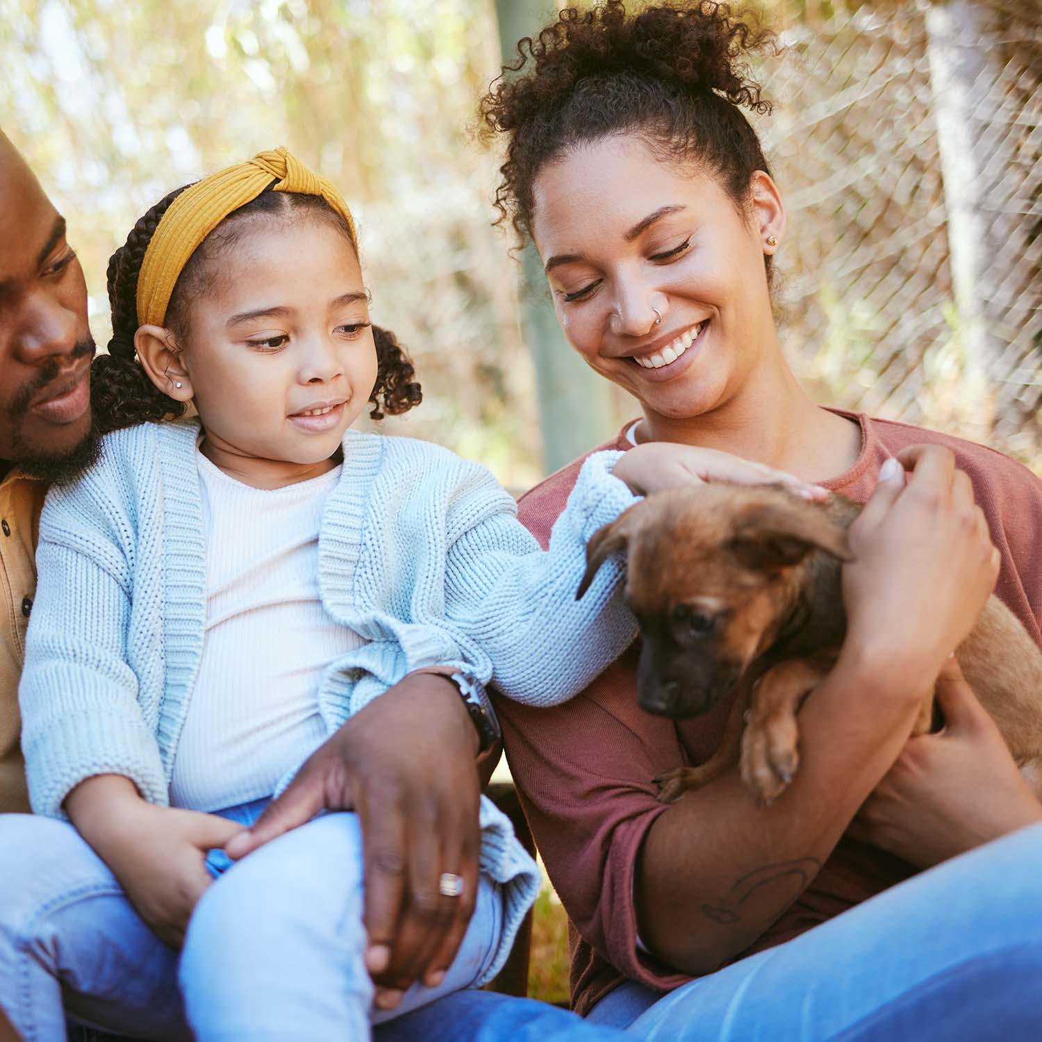 A Cleveland family meeting their new Petland puppy